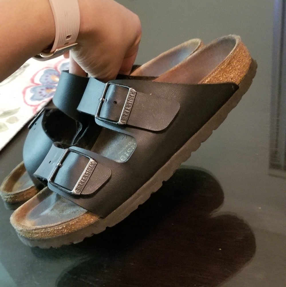 PRICE DROP!⬇️⬇️⬇️Birkenstock sandals